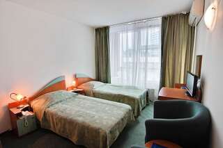 Отель Hotel Hora Сатурн Двухместный номер с 2 отдельными кроватями-3